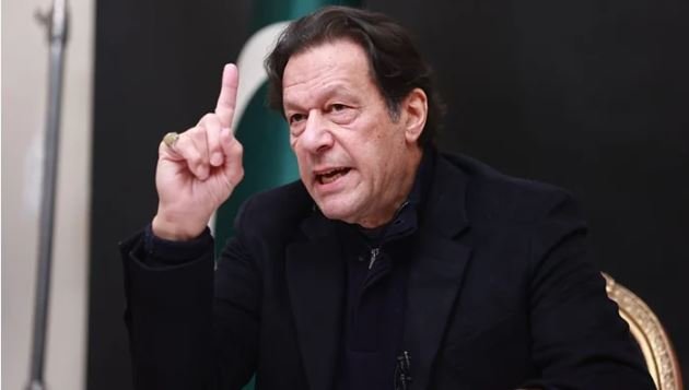 ایرانی حملے کی مذمت کرتے ہیں، لیکن دیکھنا ہے کہ بات یہاں تک کیسے پہنچی، عمران خان