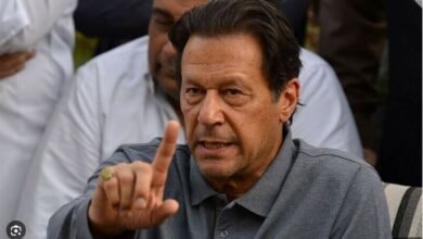 عمران خان اور سپرنٹنڈنٹ اڈیالہ جیل میں تلخ جملوں کا تبادلہ