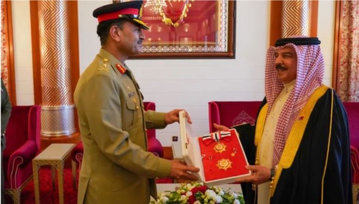 آرمی چیف کا بحرین کا دورہ، فرمانروا نے ملٹری میڈل آرڈر آف بحرین سے نوازا
