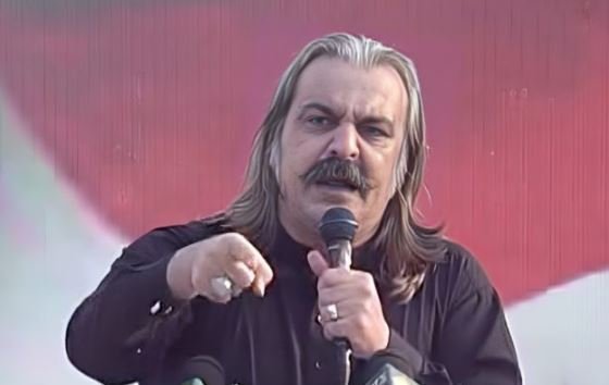 میری حکومت مضبوط ہے، گورنر میرا کچھ نہیں بگاڑ سکتے: وزیر اعلیٰ پختونخوا