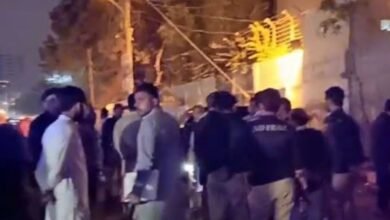 کراچی میں الیکشن کمیشن کے دفتر کے باہر دھماکہ