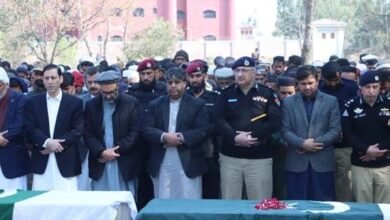 ڈی آئی خان میں شہید پولیس اہلکاروں کی نماز جنازہ ادا