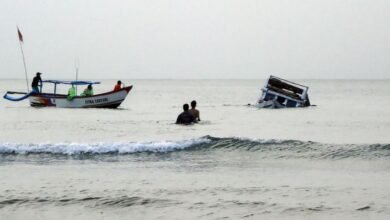 کراچی: سمندر میں ڈوبنے والے 14ماہی گیر تاحال لاپتہ