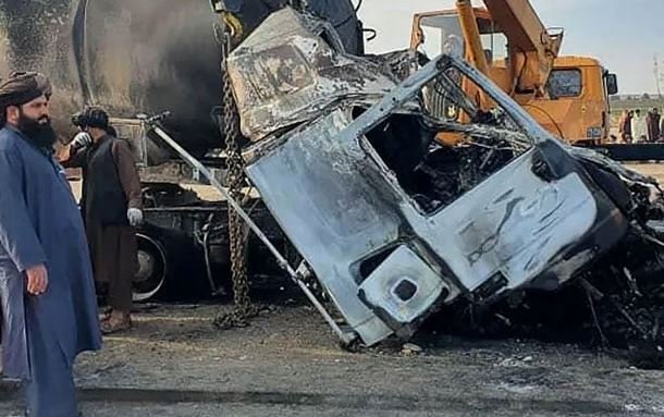 افغانستان: بس اور ٹینکر میں تصادم کے نتیجے میں کم از کم 21 افراد ہلاک