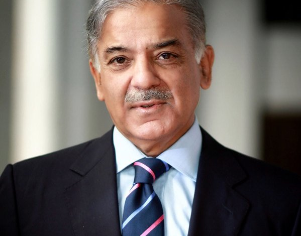 وزیراعظم کا گیس کی قیمتوں میں اضافے پر برہم، اوگرا کی کارکردگی کا جائزہ لینے کا فیصلہ