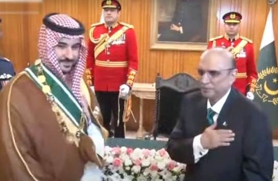 صدر مملکت نے سعودی وزیر دفاع کو نشان پاکستان کے اعزاز سے نواز دیا