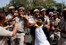 بھارت: وزیراعظم کی رہائش گاہ تک مارچ کرنے کی کوشش، درجنوں اپوزیشن حامی گرفتار