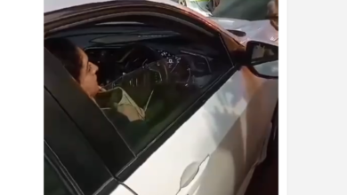 موٹروے پولیس اہلکار کے ہاتھوں روند کر بھاگنے والی خاتون کار ڈرائیور کی ویڈیو منظر عام پر آگئی ہے۔