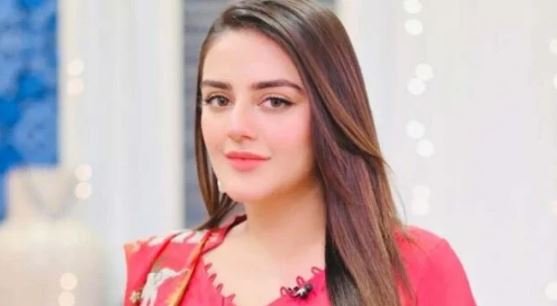 اردو بولنے میں دشواری ہوتی ہے، زبان کو سیکھ رہی ہوں، شازیل شوکت