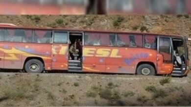 نوشکی میں نامعلوم افراد نے 9 مسافروں سمیت 11 افراد کو قتل کردیا