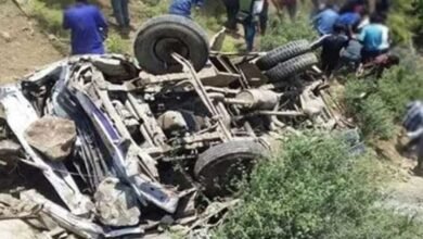 مانسہرہ: سیاحوں کی گاڑی کھائی میں گرنے سے 2طالبات جاں بحق، 3اساتذہ سمیت 7افراد زخمی