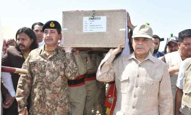 لکی مروت میں شہید جوانوں کی نماز جنازہ ادا، وزیر اعظم سمیت عسکری حکام کی شرکت