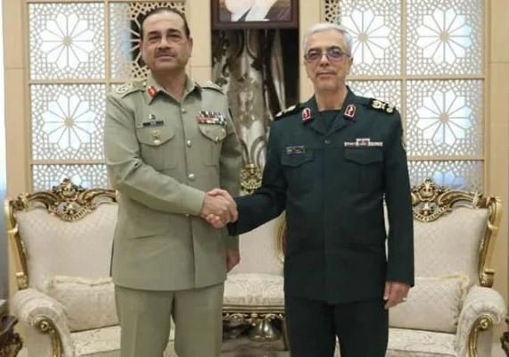 فیلڈ مارشل عاصم منیر کی ایرانی چیف آف جنرل اسٹاف سے ملاقات، دفاعی تعاون پر بات ہوئی