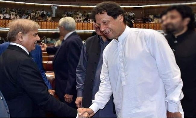 عمران خان نے شہباز شریف کی مذاکرات کی پیشکش قبول کرلی