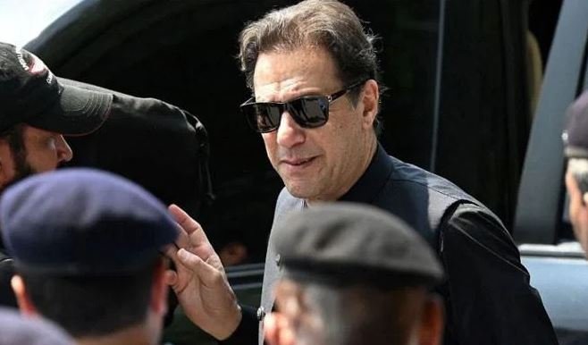 لاہور پولیس عمران خان کا پولی گرافک ٹیسٹ لینے اڈیالہ جیل پہنچ گئی