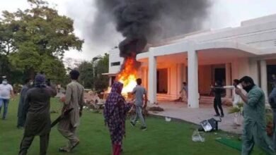 جناح ہاؤس حملہ کیس میں پی ٹی آئی کے 254 رہنماؤں اورکارکنوں پر فرد جرم عائد