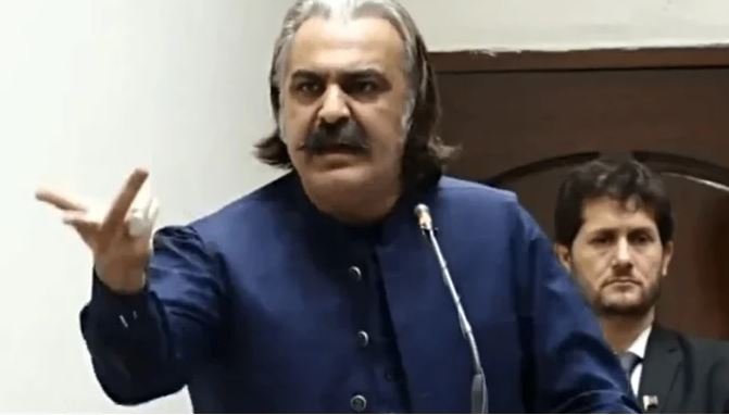 گنڈاپور نے اپوزیشن لیڈر کے پی اسمبلی کو 1ارب روپے ہرجانے کا نوٹس بھجوادیا