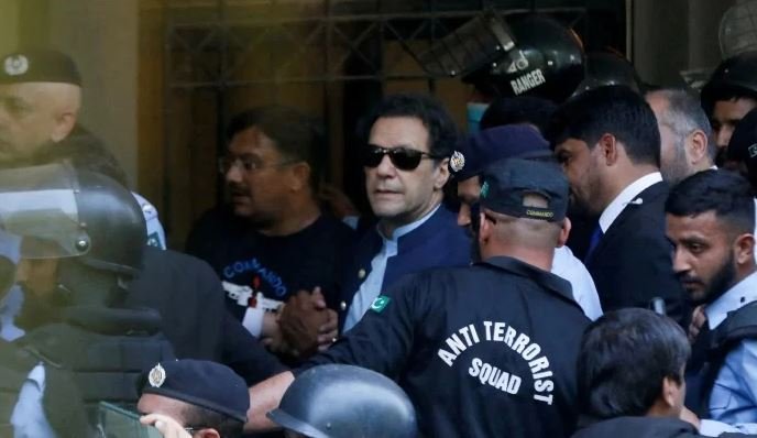 عمران خان کی 8 مقدمات میں ضمانت کی درخواستیں مسترد