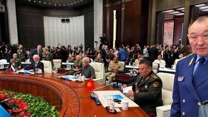 عالمی برادری مسئلہ کشمیر اور فلسطین کا پُر امن حل یقینی بنائے: خواجہ آصف