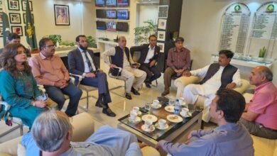 صدر آ ر یو جے کے ساتھ بدسلوکی ،وفاقی وزیر اطلاعات نے زمہ داران کیخلاف سخت کارروائی کی یقین دہانی کروا دی
