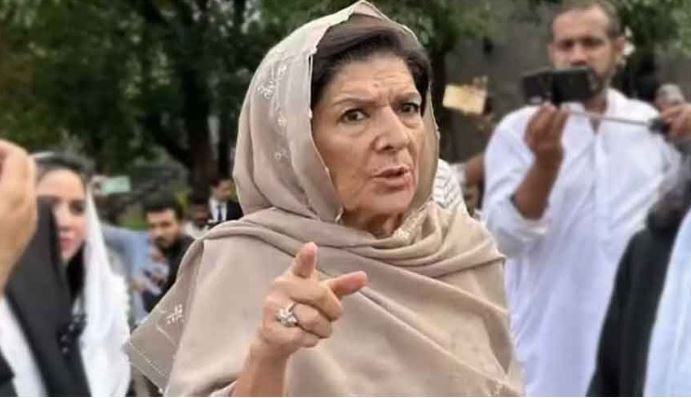 عمران خان کا کیس صرف 30 سیکنڈ کیلئے سنا گیا: علیمہ خان