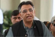پی ٹی آئی سے کوئی بات نہیں کر رہا، وہ احتجاج نہ کریں تو کیا کریں: اسد عمر