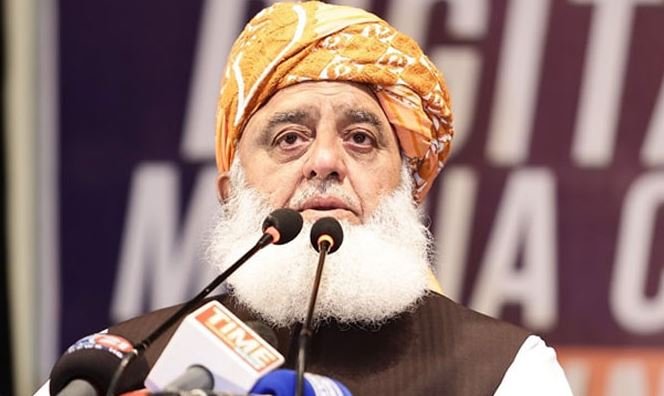 تبدیلی آئے تو پی ٹی آئی کے اندر سے ہی آئے: فضل الرحمان