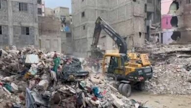 کراچی: لیاری میں گرنے والی عمارت کا ملبہ ہٹانےکا کام جاری، جاں بحق افرادکی تعداد 18ہوگئی