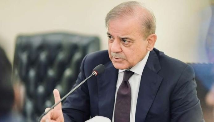 ٹیکس نظام کی بہتری سے عام آدمی پر ٹیکس بوجھ کم کرنا ترجیح ہے، وزیراعظم