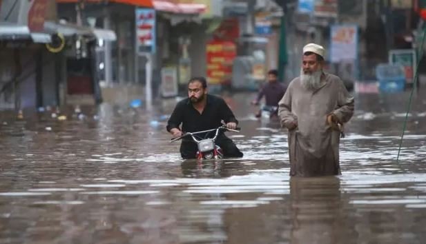 پنڈی سمیت کئی شہروں میں بارش، کہوٹہ میں کلاؤڈ برسٹ سے سیلابی صورتحال