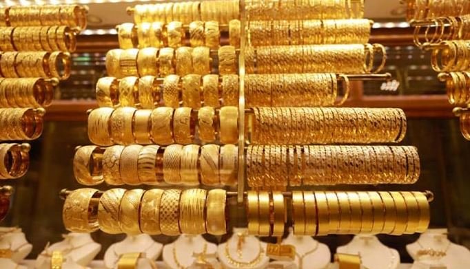 ملک میں سونے کی قیمت مزید کم ہوگئی