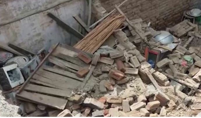لاہور: مکان کی بالائی منزل کی چھت گرنے سے 6 خواتین ملبے تلے دب گئیں