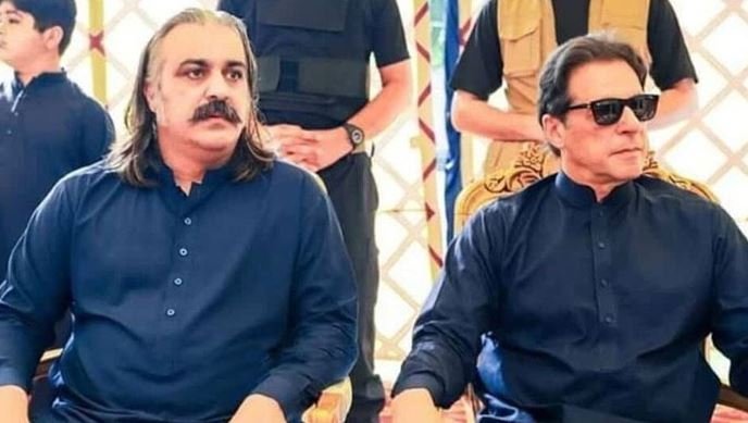 علی امین اگر صوبے میں امن و امان قائم نہیں کرسکتے تو استعفیٰ دے دینا چاہیے: عمران خان