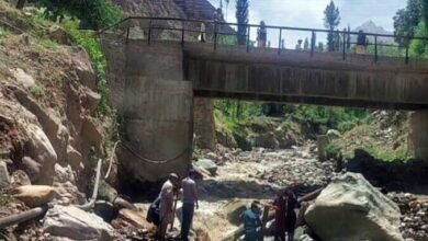 شاہراہ بابوسرپرسرچ آپریشن جاری ، متعددگاڑیوں کو ملبے سے نکال لیا گیا،لاپتا افراد کاپتا نہ چل سکا