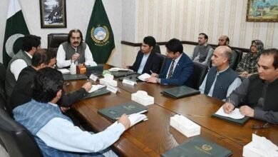 وزیراعلیٰ پختونخوا کا سیلاب زدگان کیلئےایک ماہ اور کابینہ ارکان کا 15 دن کی تنخواہ عطیہ کرنےکااعلان