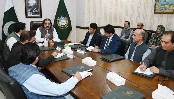 وزیراعلیٰ پختونخوا کا سیلاب زدگان کیلئےایک ماہ اور کابینہ ارکان کا 15 دن کی تنخواہ عطیہ کرنےکااعلان