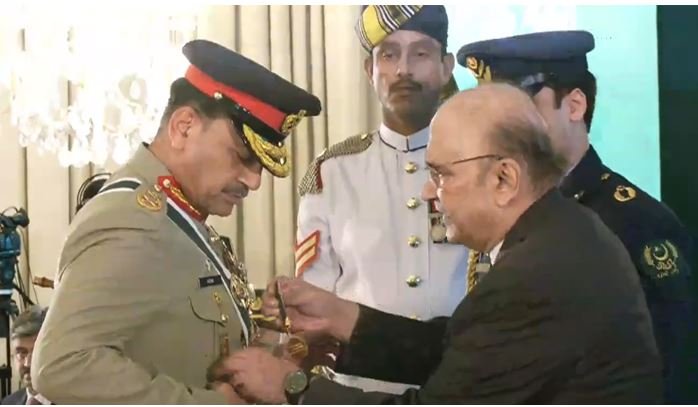 فیلڈ مارشل سید عاصم منیر کو ہلال جرات سے نواز دیا گیا