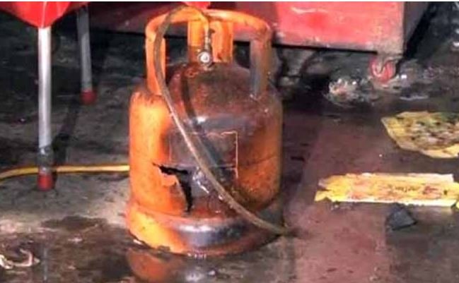 مانسہرہ کے ہوٹل میں گیس سلنڈر پھٹ گیا، 3 بچوں سمیت 7 افراد زخمی