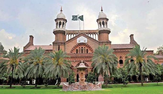 تحریک انصاف نے اپنے ارکان کی رکنیت معطلی کو لاہور ہائیکورٹ میں چیلنج کردیا