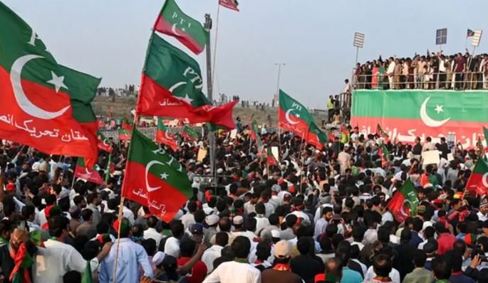 پی ٹی آئی نے ارکان قومی اسمبلی اور سینیٹرز کو اسلام آباد بلالیا