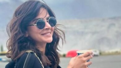 صبا قمر کی صحتیابی کے بعد سیٹ پر واپسی، سوشل میڈیا پر پیغام بھی جاری کردیا