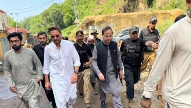 شاہد آفریدی سیلاب متاثرین کی امداد کیلئے صوابی پہنچ گئے