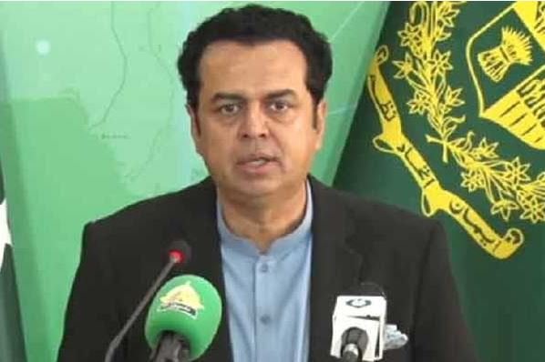 پھوپھیاں نکل آئیں، بیگم نکل آئی، اب بچے آگئے تو کیا کرلیں گے: طلال چوہدری کا پی ٹی آئی کو پیغام