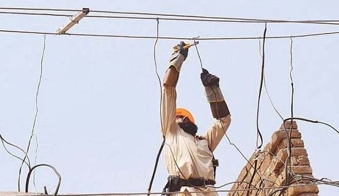 بجلی چوری اور بل ادا نہ کرنے پر پورے گاؤں کی بجلی منقطع