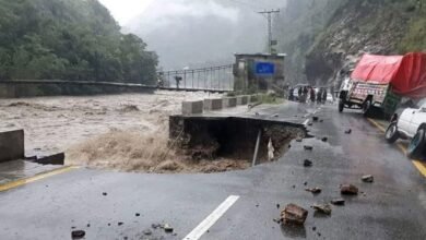 سیلاب سے 493 کلو میٹر سڑکیں اور 32 پل بہہ گئے، بحالی کیلئے 9 ارب درکار، نقصان کی تفصیل جاری
