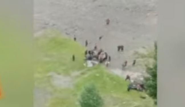 راولاکوٹ میں گاڑی نالے میں بہنے اور دریائے نیلم میں گاڑی گرنے سے 6 افراد جاں بحق