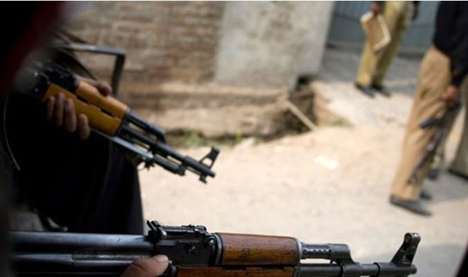 گورنربلوچستان کی رہائش گاہ کے باہر فائرنگ، 3 طلبہ اور 2 پولیس اہلکار زخمی