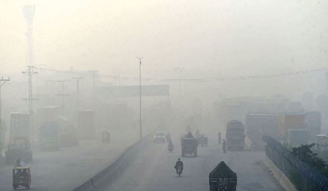 پنجاب میں فضائی آلودگی شدت اختیار کرنے لگی