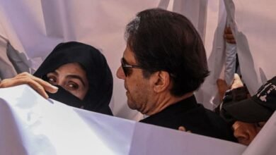 عدالت نے 9 مئی سمیت 5 مقدمات میں عمران خان اور بشریٰ بی بی کی گرفتاری روک دی