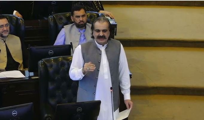 وزیراعلیٰ کے پی کا استعفیٰ تاحال منظور نہ ہوا، گنڈاپور کو تحریک عدم اعتماد سے ہٹانے کا پلان تیار